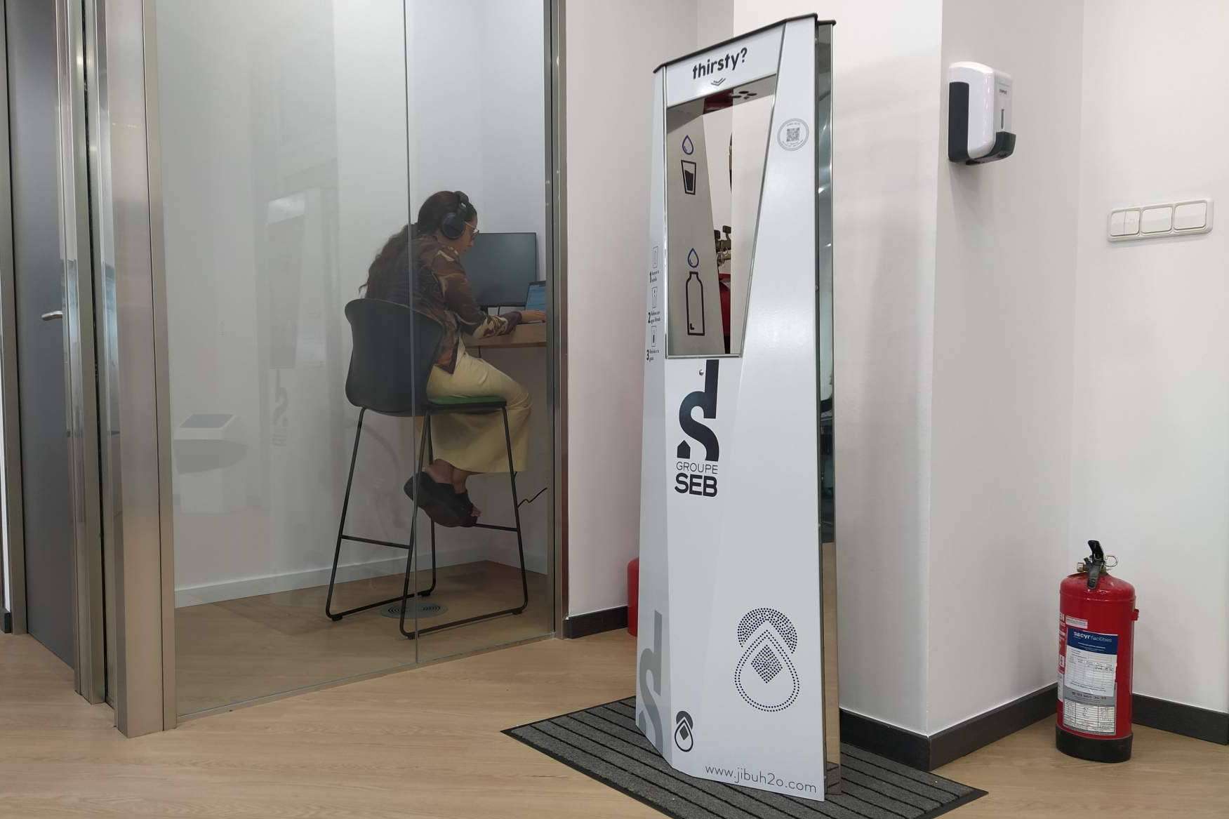 Jibu H2O, una empresa experta en la venta de fuentes de agua potable para instalar en las escuelas y universidades