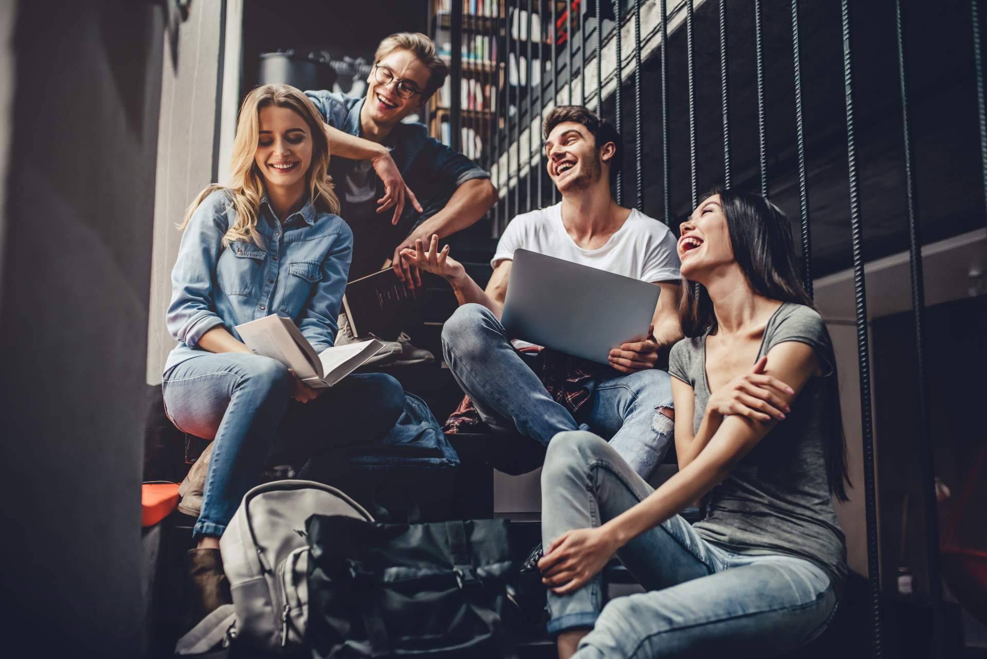 La solución de LIVE4LIFE para los estudiantes que buscan piso de alquiler en Andalucía