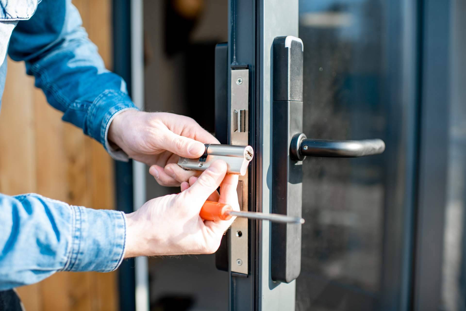 Repara24 ofrece servicios de cerrajeros en Madrid 24 horas