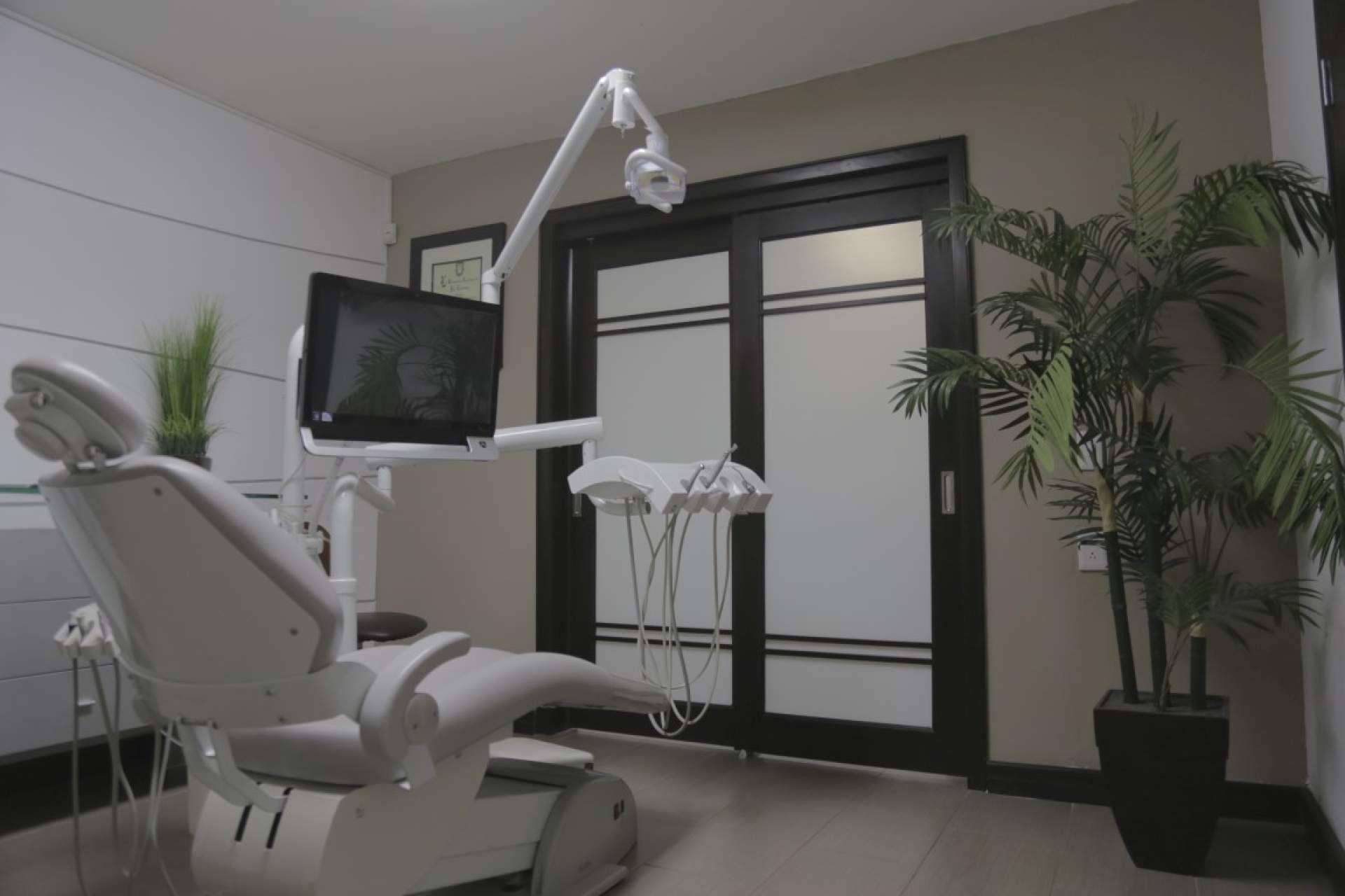 En Mexicali, los implantes dentales son una buena opción y más económica que en Estados Unidos