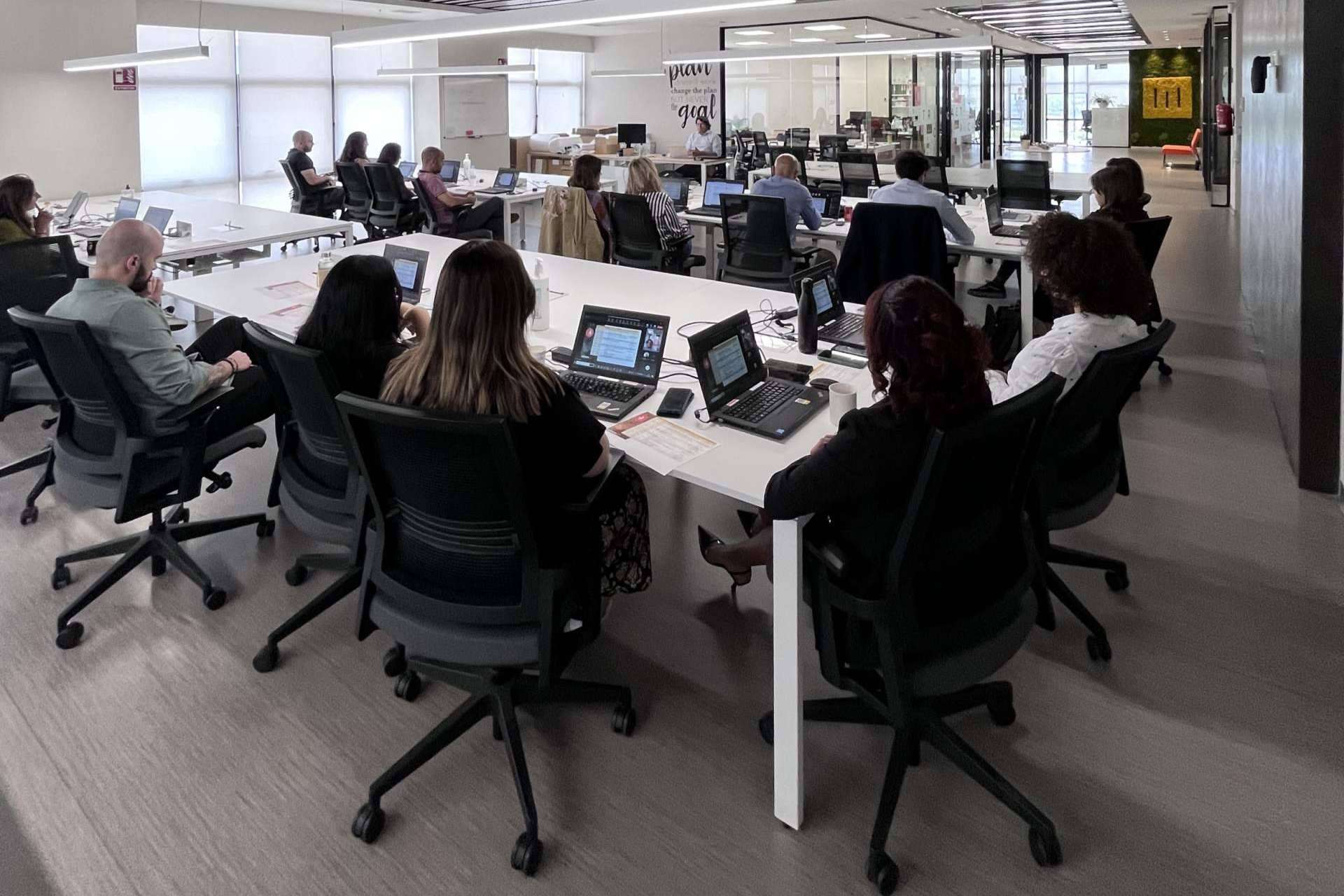 NOVA acompaña a los usuarios hasta la fecha límite para evitar multas y cumplir con la Ley 2/2023