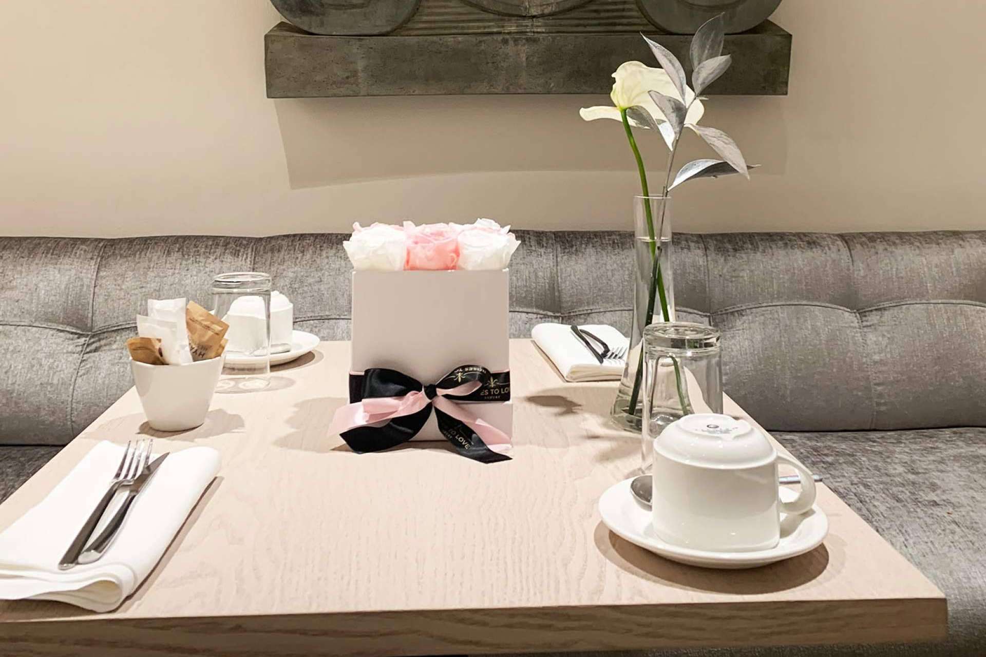 Diseños únicos y sostenibles para eventos creados por Roses to Love