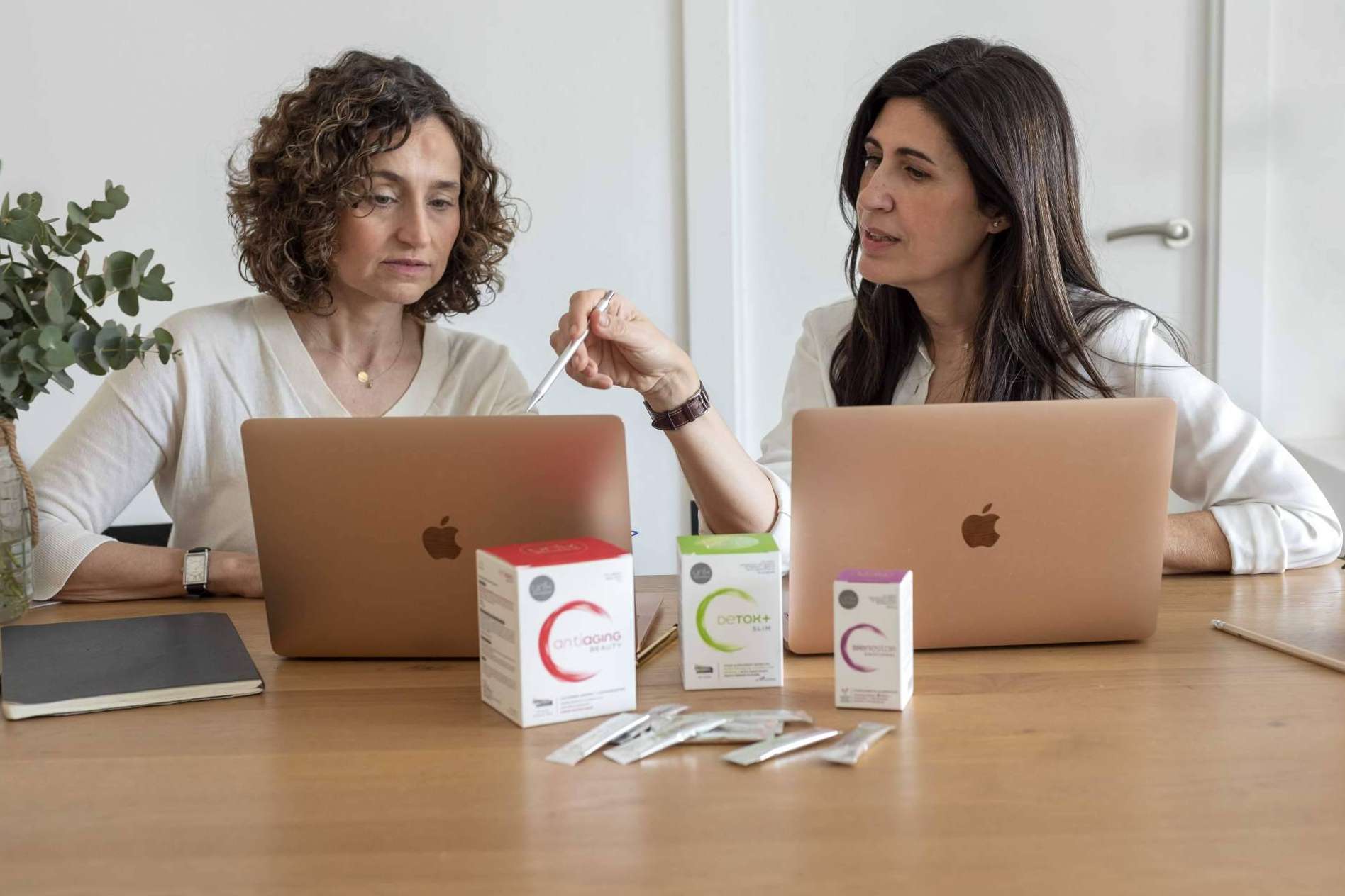 Los complementos alimenticios de Unik Health formulados por y para ellas