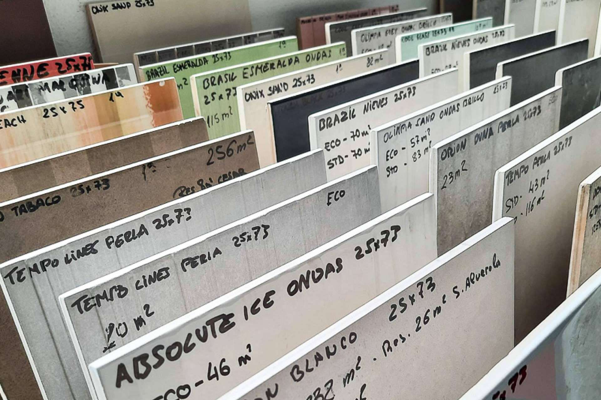 Restos y saldos de azulejos cerámicos de primeras calidades en Artegrés