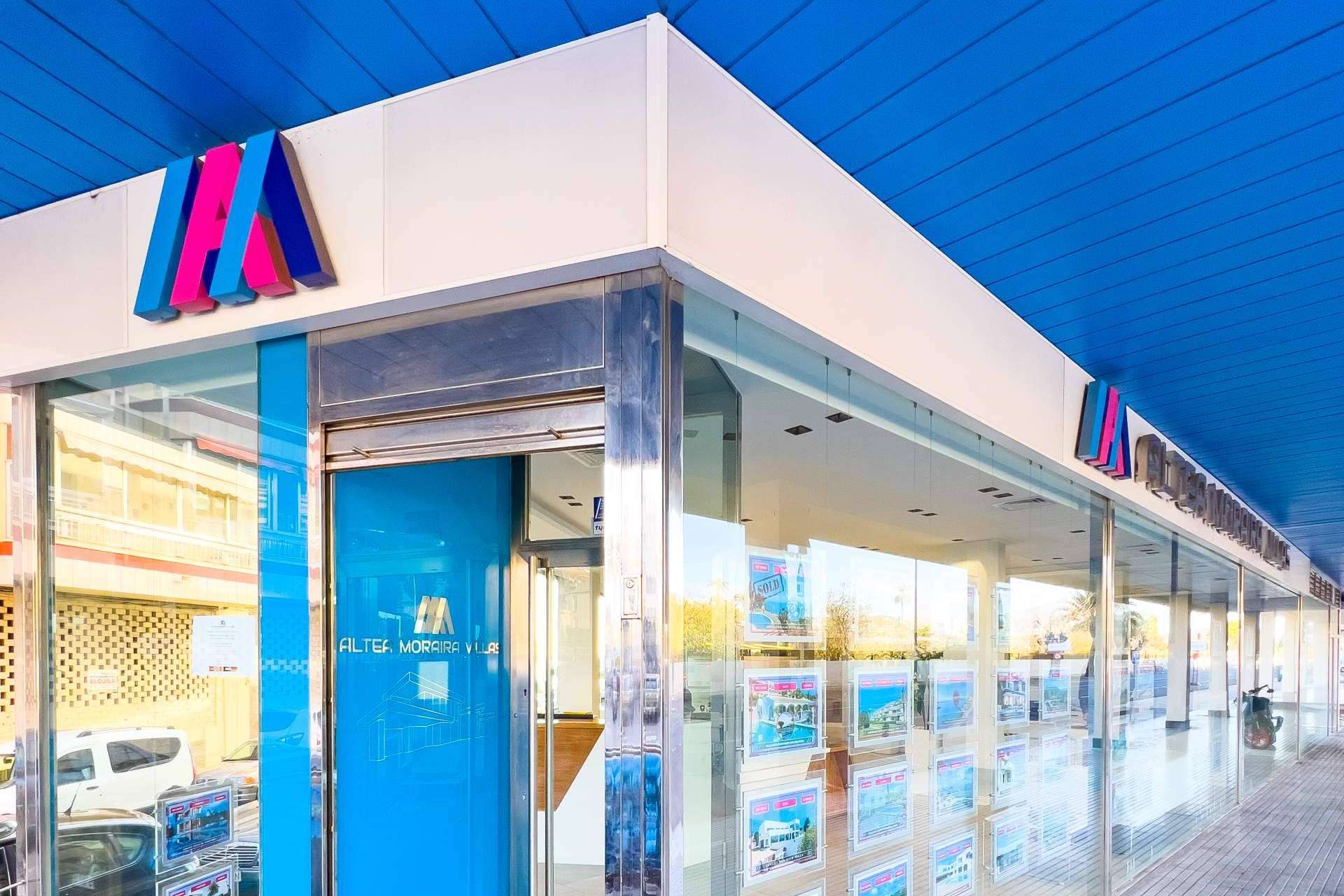Las nuevas regulaciones en la Costa Blanca presentan desafíos y oportunidades para los inversores