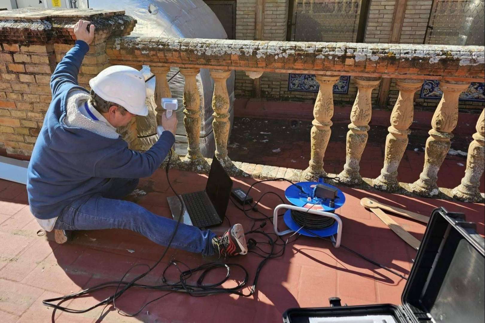 Sumiserán S.L contribuye en la restauración de patrimonio histórico, esta vez en la plaza de España de Sevilla
