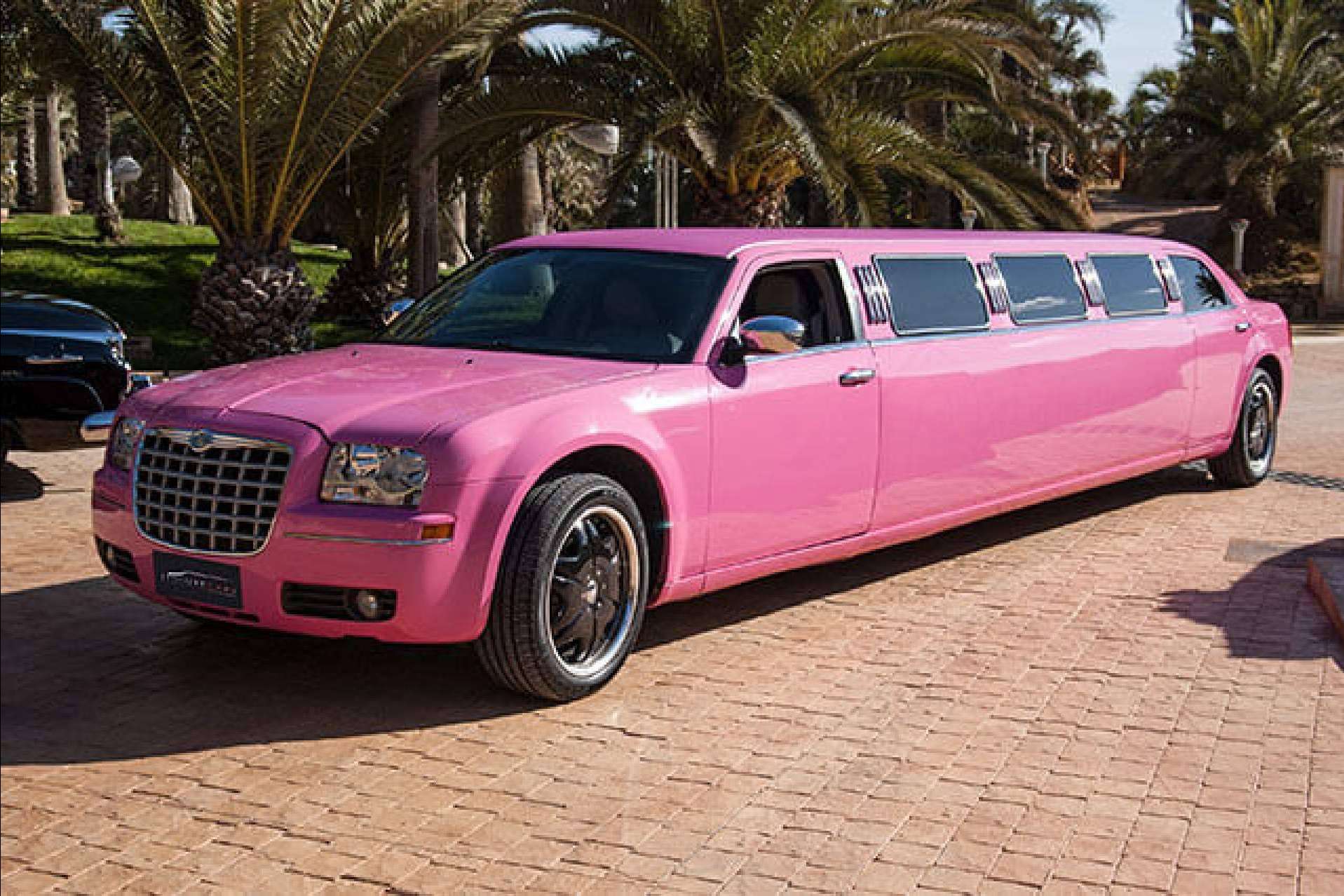 Limusinas para todo tipo de eventos en Alicante con Despedidas Karamba
