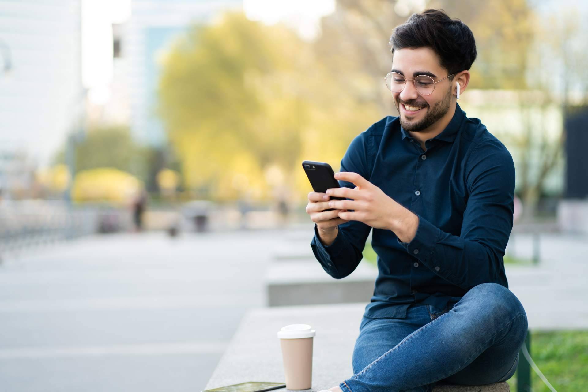 Conexión a internet móvil, beneficios e inconvenientes en la era actual