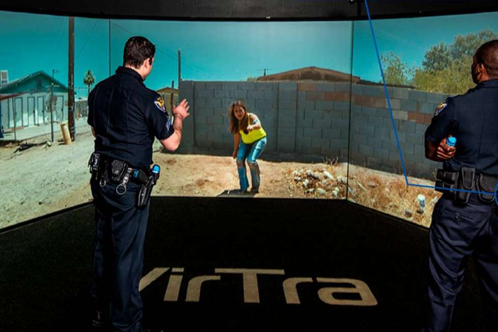 Simuladores VirTra; La tecnología que está transformando la formación ...