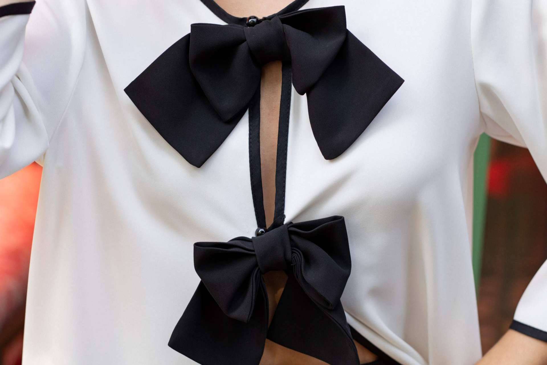 Vestidos de invitada con identidad propia, diseño y fabricación local desde Sevilla