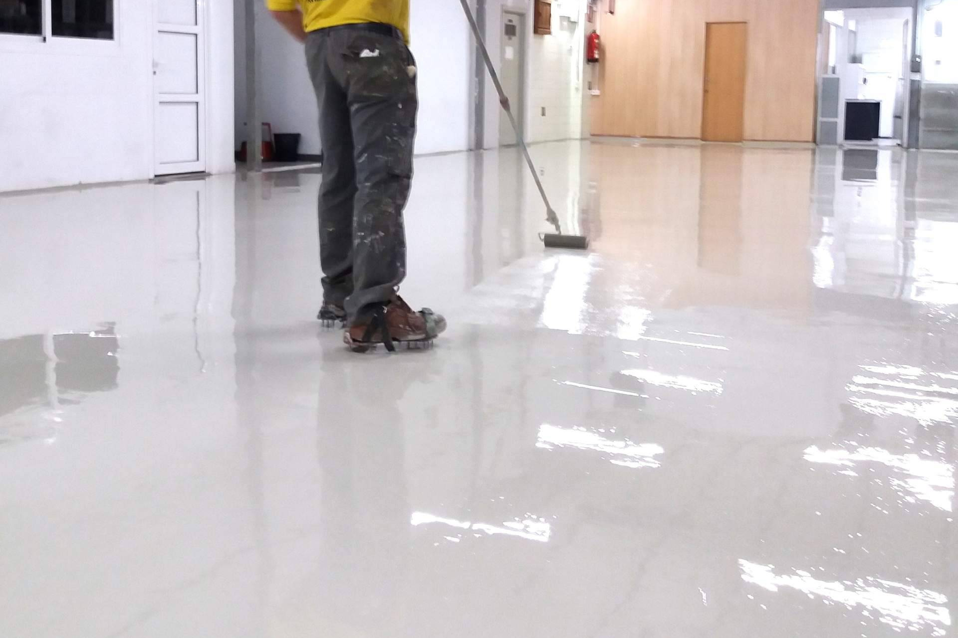 Serviarnau refuerza su presencia en Valencia con servicios especializados en pavimentos de hormigón