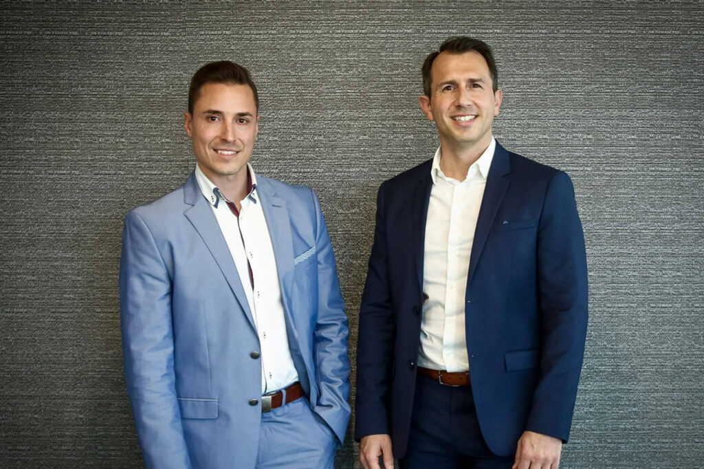 Equipos comerciales mejoran su cierre de ventas de alto valor con el método de Alfonso y Christian