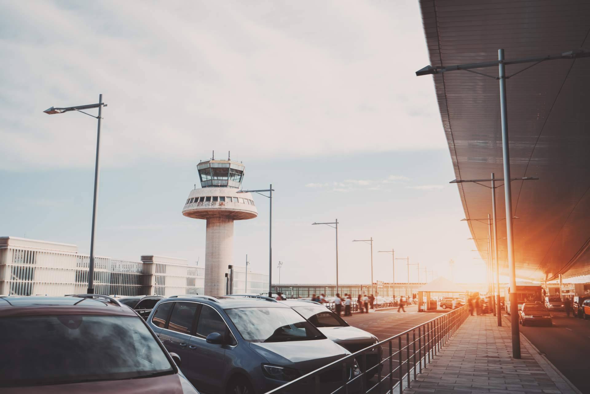 Parking aeropuerto Alicante con traslado gratuito; la alternativa cómoda para viajar sin estrés