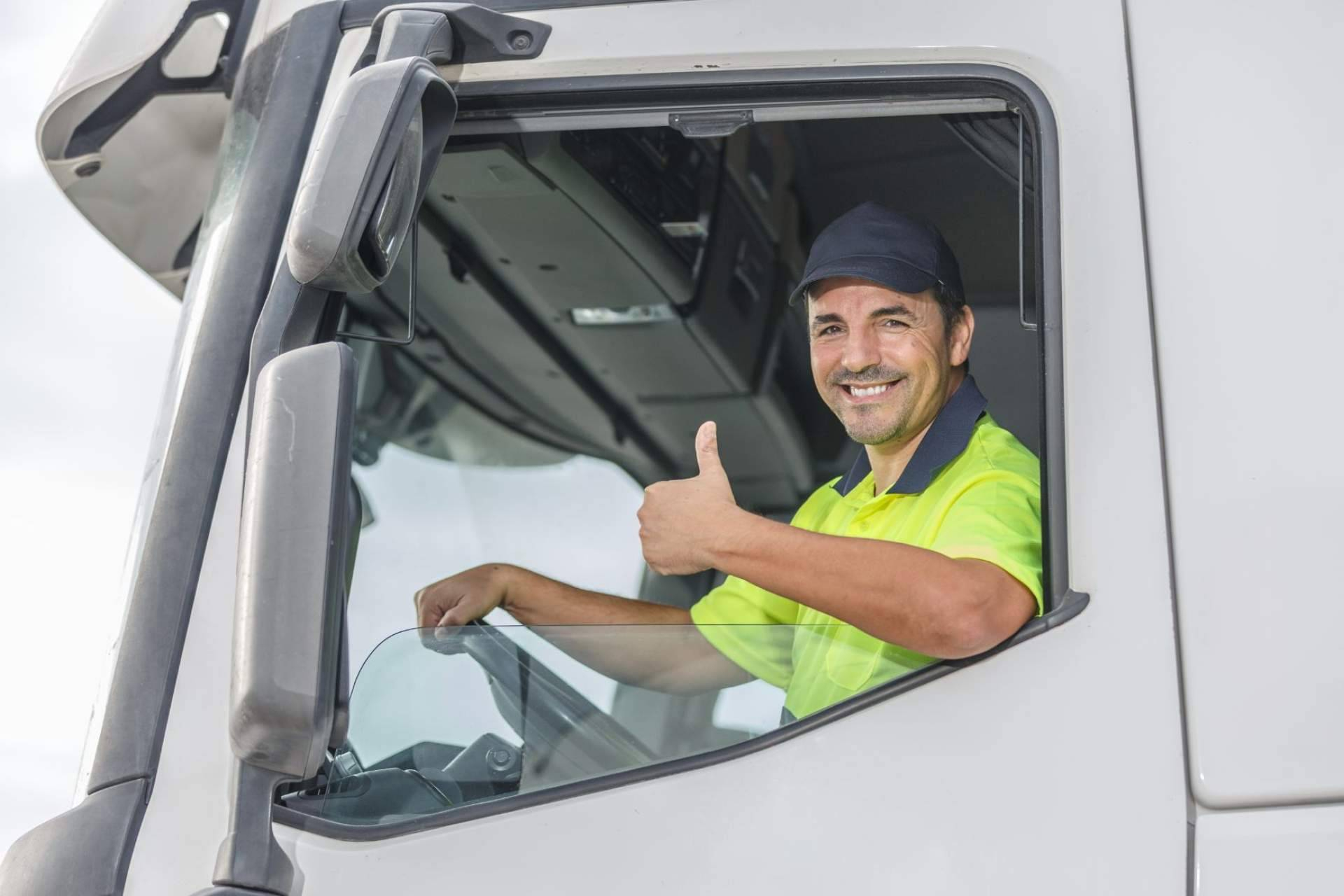 WhatsApp, nuevo acceso directo a noticias de transporte por carretera y ofertas de empleo con Autónomos ¡En Ruta!
