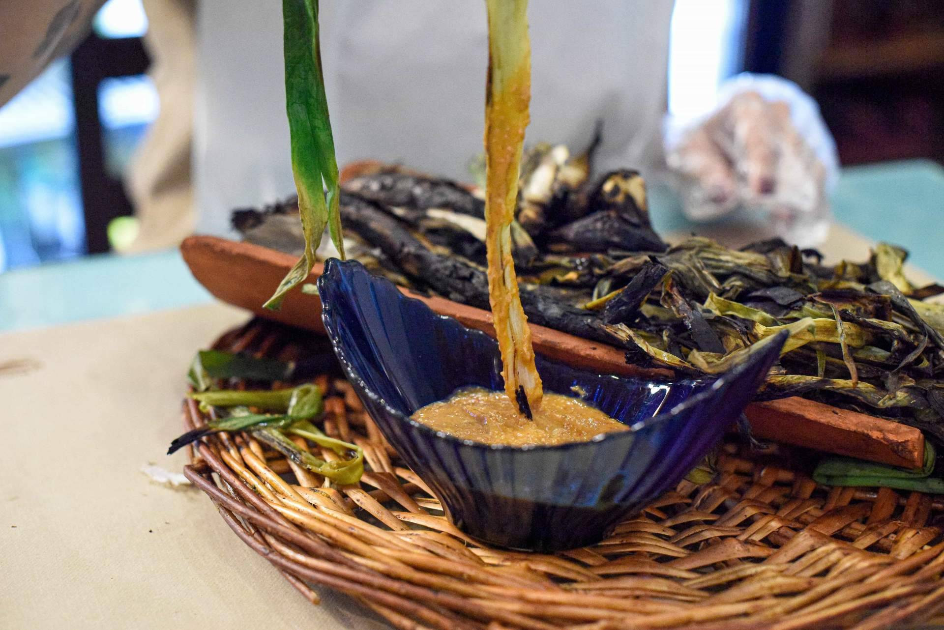 ¿Romesco o salsa de calçots? La diferencia que pocos explican y dónde probarla en Barcelona